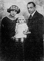 К. Полищук с женой и дочерью, 1923 (?)…