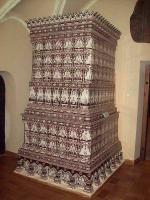 Реставрована кахляна піч в інтер’єрі…