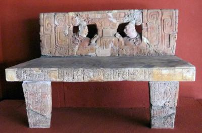 Іл. 157: “Трон 1” з П’єдрас-Неграс. Національний музей антропології та… Іл. 157: “Трон 1” з П’єдрас-Неграс.…