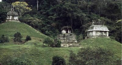 Іл. 330: Храми “Групи Хреста” в…