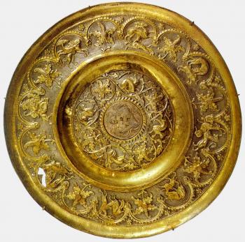 Блюдо с генуэзским гербом из…