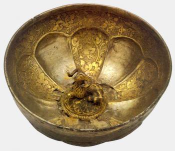 Серебряная чаша с фигурой барана из…