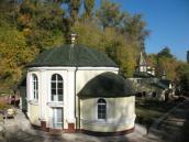 Рис. 2.3.2.28. Сучасний комплекс Йорданівської церкви в давній улоговині над… Рис. 2.3.2.28. Сучасний комплекс…