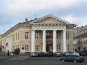 Рис. 2.4.2.6.7. Контрактовий будинок, суч. вигляд, 2013 р. Рис. 2.4.2.6.7. Контрактовий будинок,…