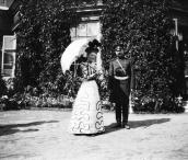 Рис. 2.5.6.64. Парк Ермітаж був місцем гулянь заможної київської публіки Рис. 2.5.6.64. Парк Ермітаж був місцем…