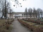 Рис. 2.7.11.2. Клуб у селі Троєщина, на найвищому місці колишнього… Рис. 2.7.11.2. Клуб у селі Троєщина,…