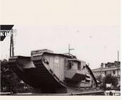 Рис. 2.7.5.48. Пам’ятник-танк на Контрактовій площі Рис. 2.7.5.48. Пам’ятник-танк на…