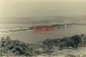 Рис. 2.8.2.6.15. Вид на Лівобережжя та стрілку Труханового острова, літо 1943 р. Рис. 2.8.2.6.15. Вид на Лівобережжя та…