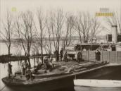 Рис. 2.6.34а. Захоплений поляками під Мозирем пароплав «Трахтемирів» було… Рис. 2.6.34а. Захоплений поляками під…